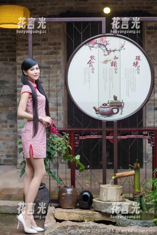 爱蜜社-莉娜lena 爱蜜社 - 哎呀,莉娜lena这次更新的照片,水手服搭配得我有点想不明白了。