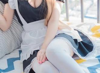 泳衣vs猫君君MaoJun，原图和照片，你更喜欢哪一波？