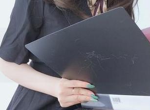 白银81给你带来圣诞气氛的原图，更新了！这次可是比去年多了几颗闪亮的灯！
