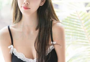 秀人网 - Egg_尤妮丝最新写真集：校园照，是不是有点恋爱氛围啊？