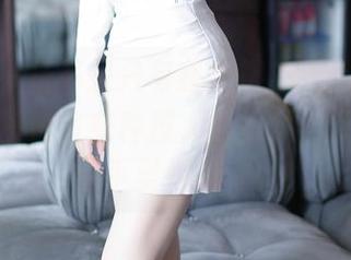 秀人网 - 是不是只有我觉得Egg尤妮丝的体操服图包里有种撩人的运动范儿？手机从手里都掉了。