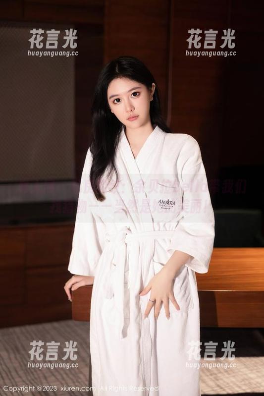 秀人网 - 私房豹纹：余贝拉bella带我们找猎物——当然是她的美丽！