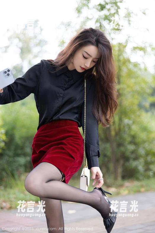秀人网 - 粉色调的江真真定制，图片里藏着一丝无法言喻的暧昧，真有趣。