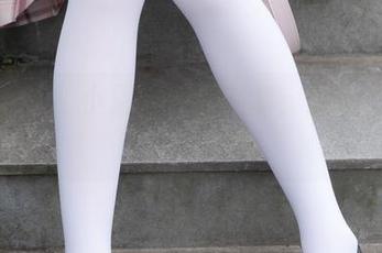 紧急企划 - 小恩的校服写真：教室里悄悄的风景图册