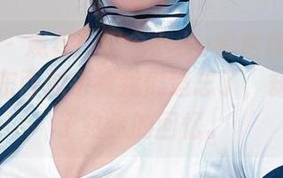微密圈 - 观看！纪念小小v的眼镜合集里，有些东西似乎被我们遗忘了，却又唤起了熟悉的回忆。