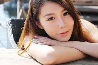 美媛馆 - 二十个唐琪儿Beauty的圣诞姿势——不止于美图！