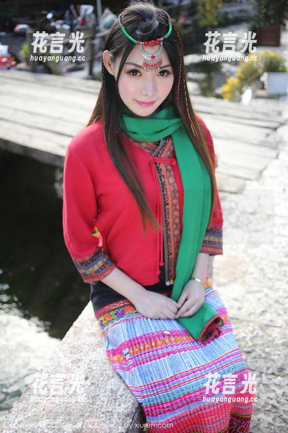 美媛馆 - 深色吊带+唐琪儿=观看时光机，快点拿图包收藏这里的绝美！
