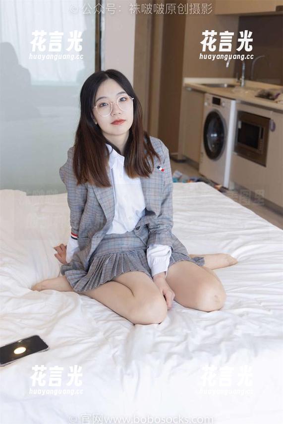 袜啵啵 - 甜甜圈在户外一展风采，美图里的那种轻松和自在，我好像也想试试。