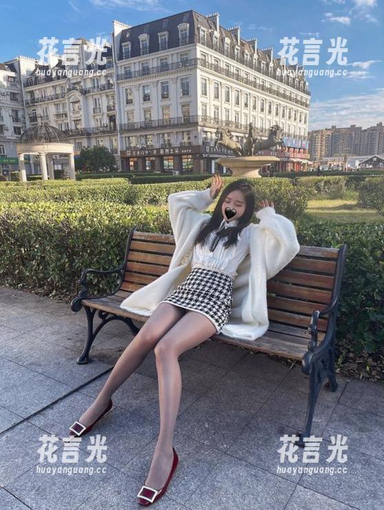 软妹小九九 微密圈 - 夏天的色彩:软妹小九九的高清方寸,原图中似乎又多了一种情绪。