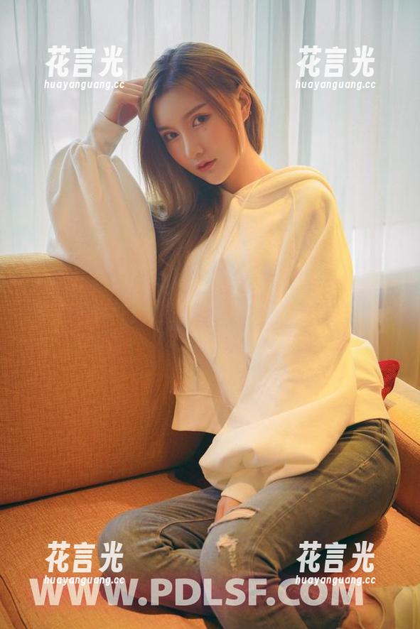 轰趴猫 - Ellie艾栗栗的体操服写真，看那些弯曲与伸展的姿态，不知道能弯到哪里去。