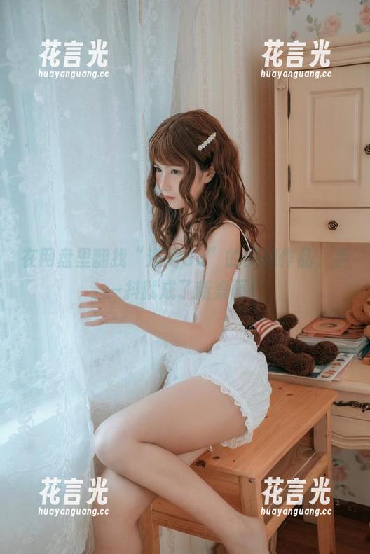 逐月Su 在网盘里翻找“逐月Su”的美腿作品,手一抖就成了新桌面!