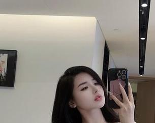 微密圈 - 阿色在渔网间舞动，更新的这一页，我觉得她是想要捕捉日常中的“小白鹿”！