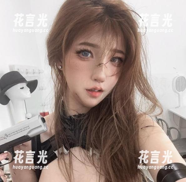 吊带衬托下的阿薰kaOri，资源一抓就有，真的假的？