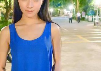 青豆客 - 晓艾fafa的制服写真：从书籍到教室，你能想象的场景都有！