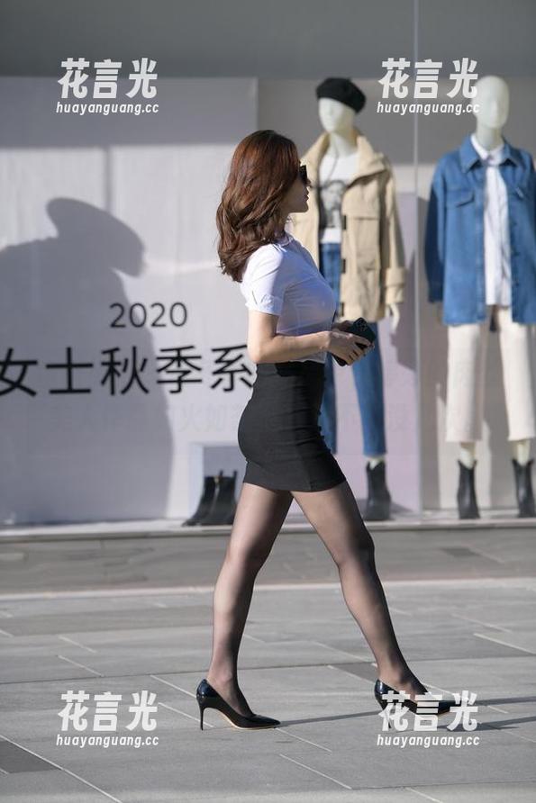 魔镜街拍 - 在冬季的寒风中，婷婷的肉丝美人作品如火如荼，下载不多没几次。