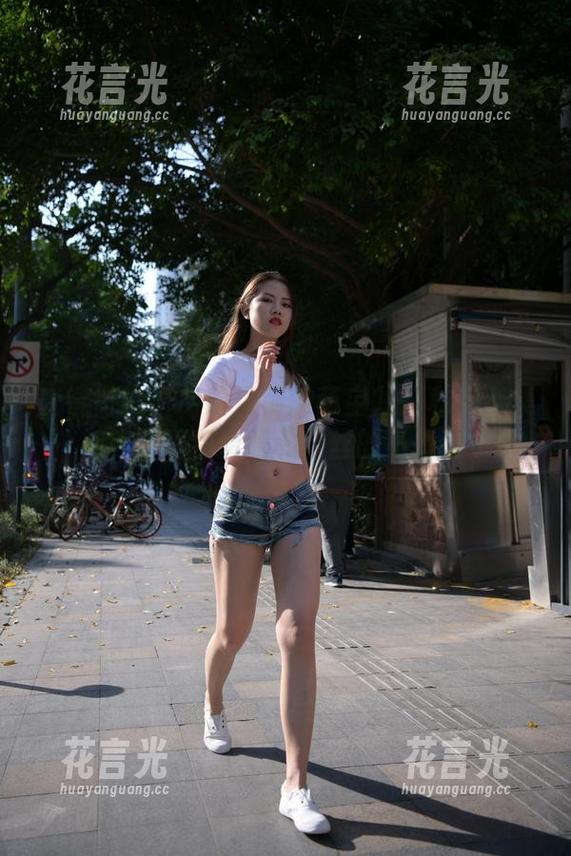 魔镜街拍-萌宝儿 魔镜街拍 - 哈哈镜前的萌宝儿:私房合集,带着包臀裙和肉丝的小捣蛋
