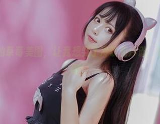 黑猫猫ovo的草莓美图，让我想到了冷饮和沙滩，完全停不下来啊！